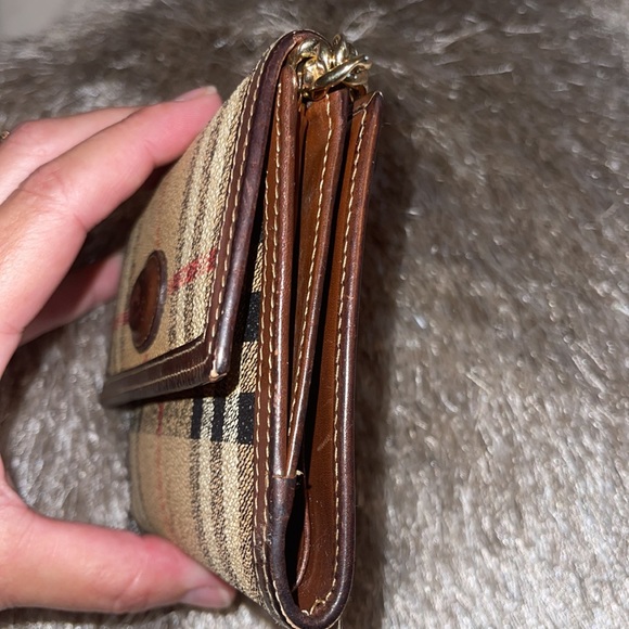 💯authentic EUC Burberry trifold wallet on a chain - Picture 5 of 16